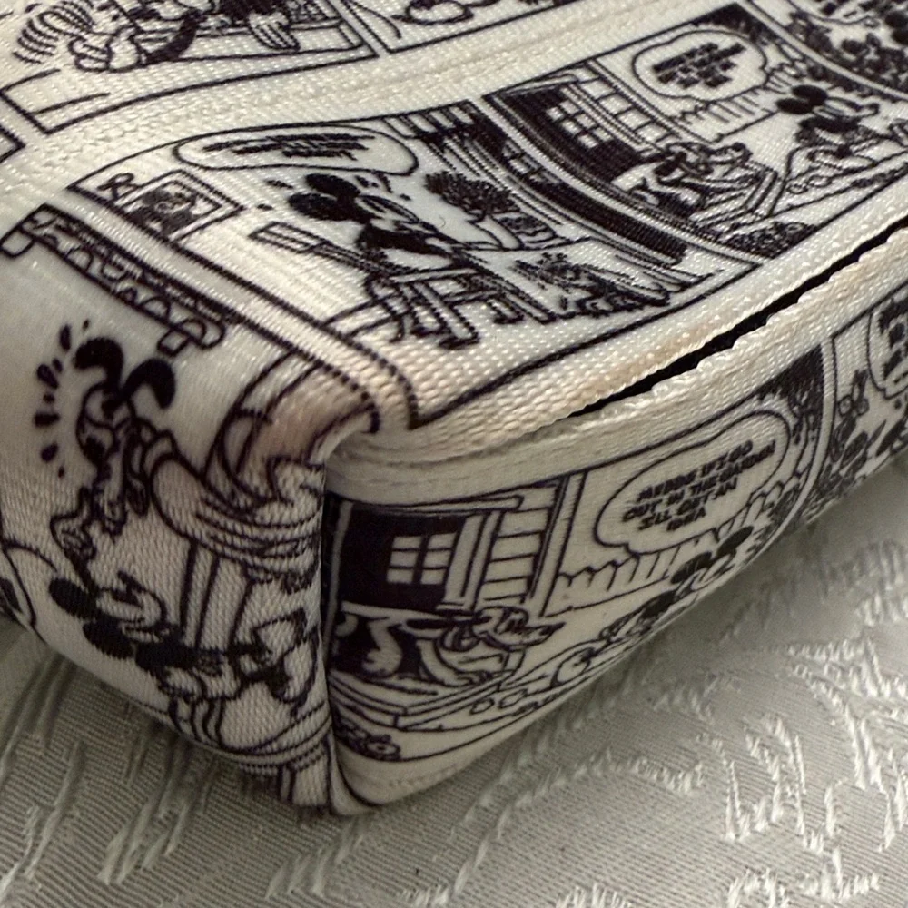 Disney Harveys Seatbelt Comic Couture Cosmetic bag❤️